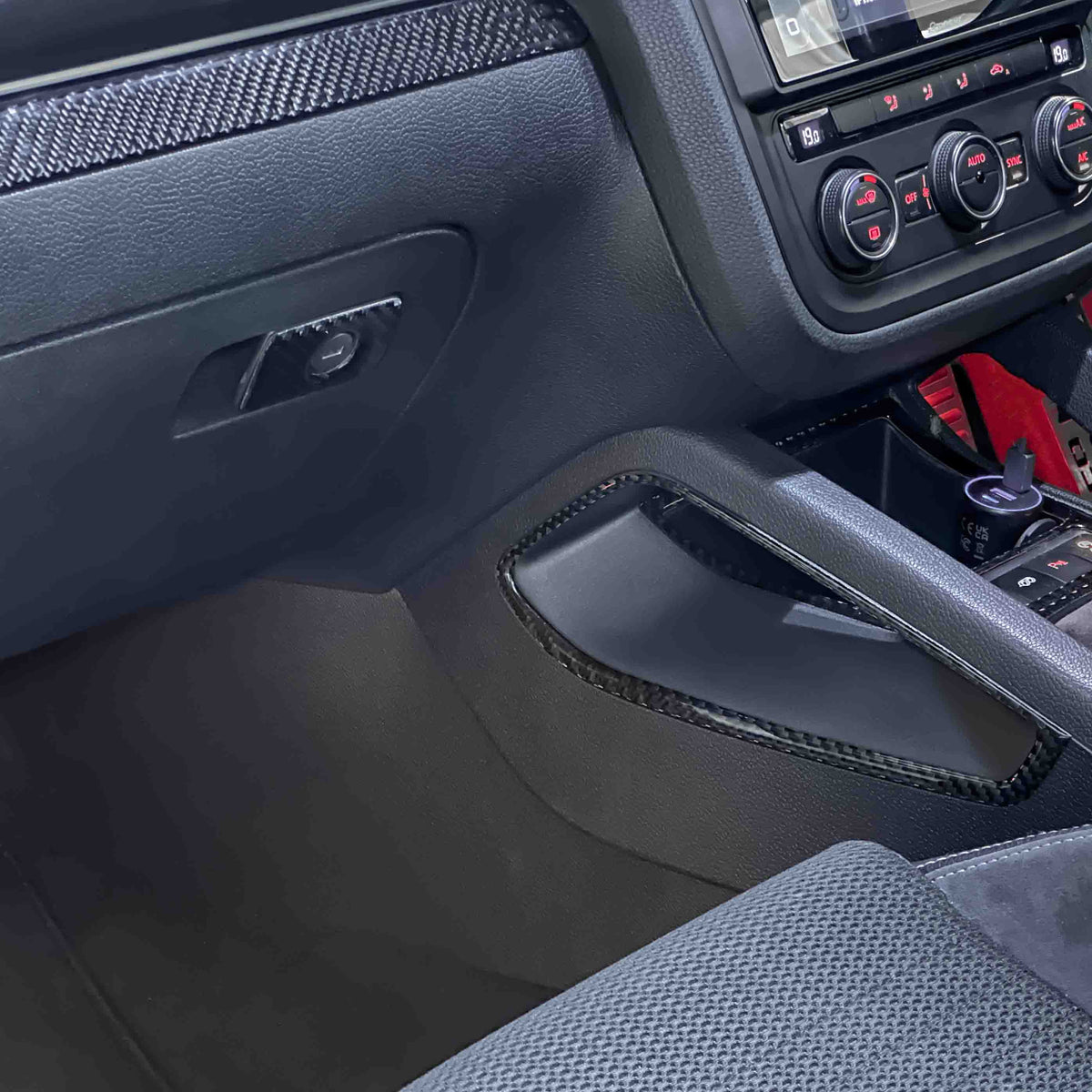 VW Scirocco Carbon Fibre Passenger-Side Glove Box Handle Cover